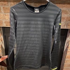 Nike workout shirt size small